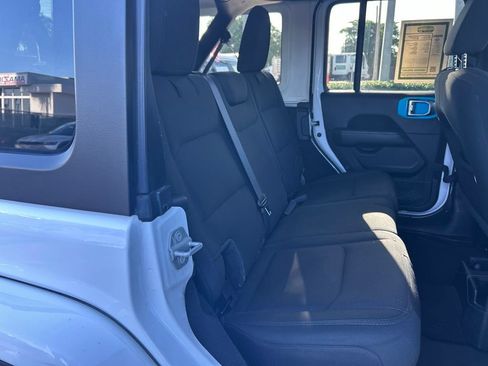 Used 2021 Jeep Wrangler Unlimited Sahara w/ Safety Group AWD/4WD image 29