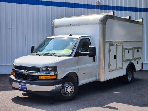 Used 2022 Chevrolet Express 3500 w/ Power Convenience Package RWD image 1