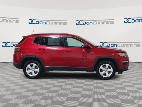 Used 2018 Jeep Compass Latitude w/ Popular Equipment Group AWD/4WD image 9