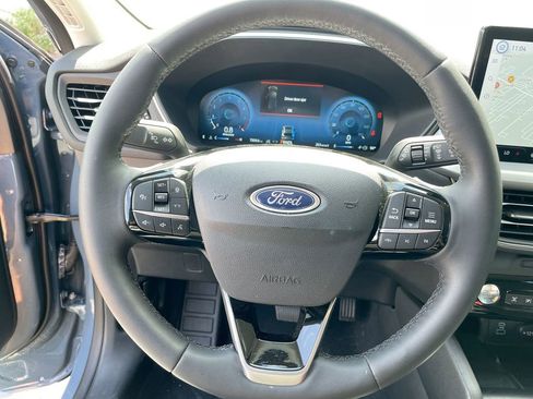 Used 2023 Ford Escape Platinum w/ Premium Technology Package image 42
