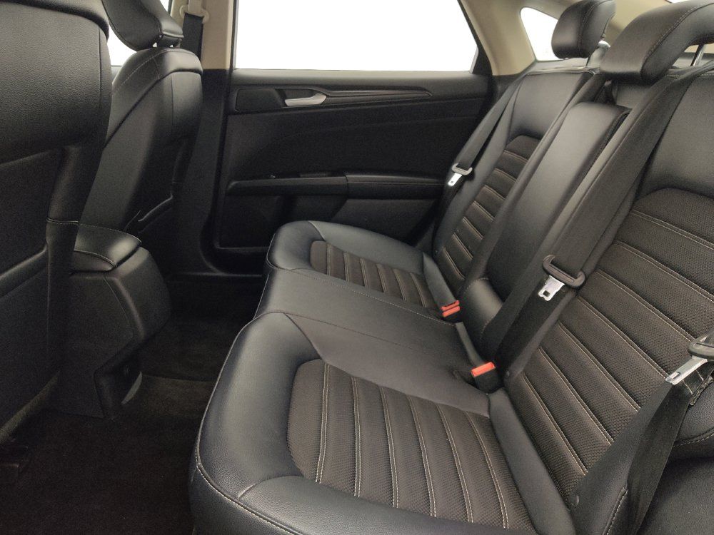 Used 2018 Ford Fusion SE w/ Equipment Group 201A AWD/4WD image 18