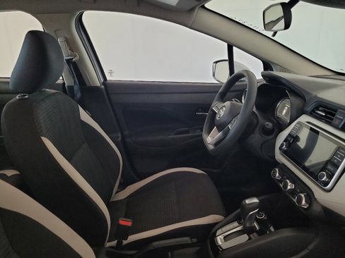 Used 2021 Nissan Versa SV FWD image 21