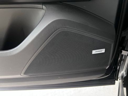 Certified 2025 Porsche Cayenne Turbo AWD/4WD image 31