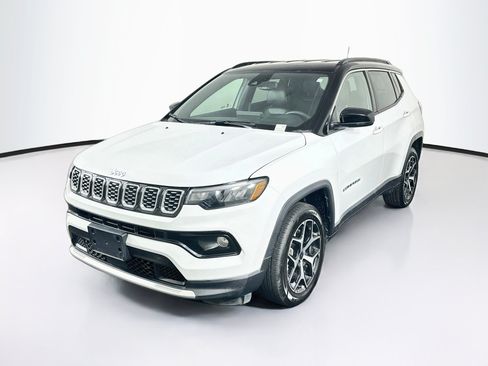 Used 2025 Jeep Compass Limited AWD/4WD image 3