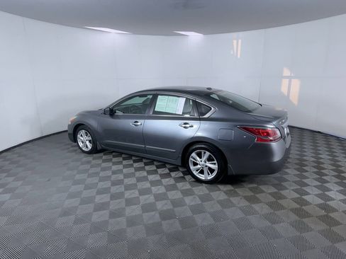 Used 2014 Nissan Altima 2.5 SV image 6