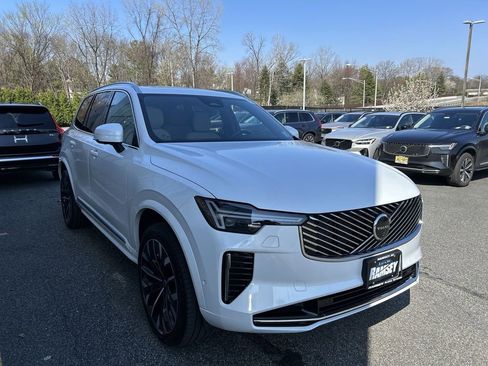 New 2026 Volvo XC90 B6 Plus image 2