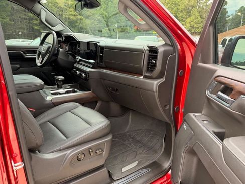 Used 2024 GMC Sierra 1500 SLT AWD/4WD image 23