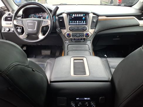 Used 2020 GMC Yukon XL Denali w/ Denali Ultimate Package AWD/4WD image 12