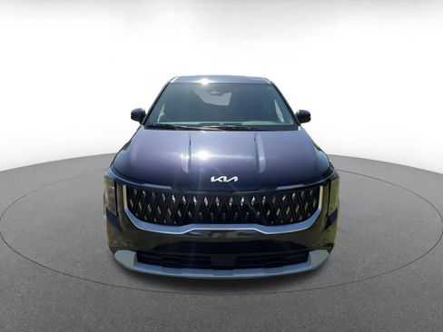Used 2026 Kia Carnival FWD image 4
