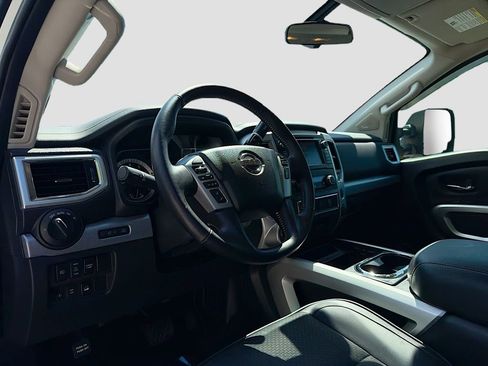 Certified 2019 Nissan Titan PRO-4X w/ Pro-4x Utility Package image 2