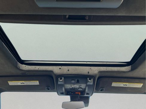 Used 2018 Cadillac Escalade ESV Platinum image 18