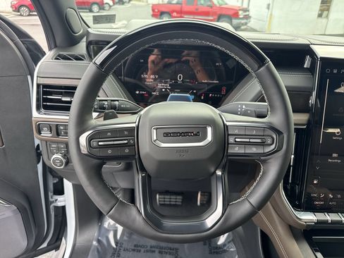 New 2026 GMC Yukon XL Denali Ultimate w/ LPO, Floor Liner Package AWD/4WD image 11