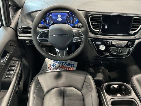New 2027 Chrysler Pacifica Select AWD/4WD image 27
