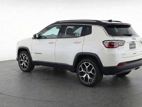 Used 2025 Jeep Compass Limited image 6