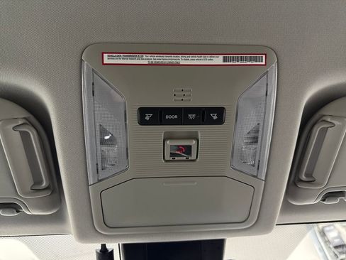 Used 2020 Toyota RAV4 XLE image 22