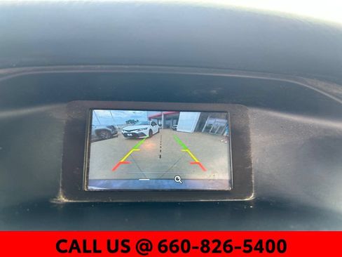 Used 2018 Ford Focus SE FWD image 14