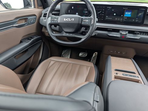 Certified 2024 Kia EV9 GT-Line AWD/4WD image 9