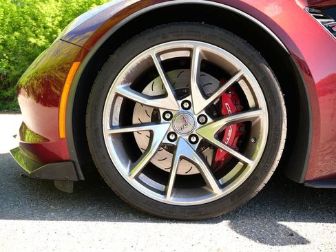 Used 2016 Chevrolet Corvette Z06 w/ 3LZ Preferred Equipment Group RWD image 9