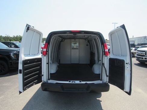 Used 2025 Chevrolet Express 2500 w/ Driver Convenience Package RWD image 15