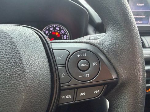 Used 2021 Toyota RAV4 XLE image 22