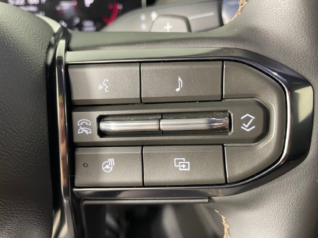 Certified 2026 GMC Yukon XL AT4 w/ AT4 Premium Package AWD/4WD image 12
