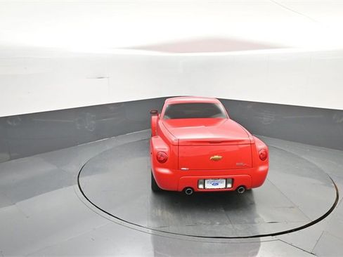 Used 2004 Chevrolet SSR w/ Preferred Equipment Group image 23