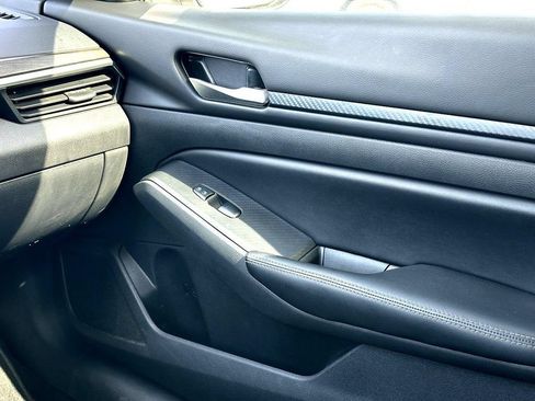 Used 2024 Nissan Altima 2.5 SV w/ SV Premium Package FWD image 29