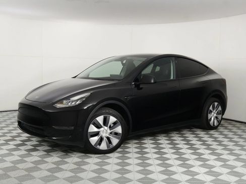 Used 2023 Tesla Model Y Long Range AWD/4WD image 3