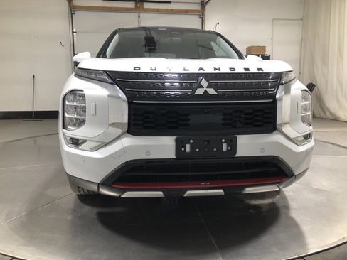 Used 2024 Mitsubishi Outlander Ralliart image 2