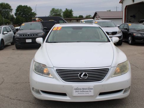 Used 2007 Lexus LS 460 RWD image 3