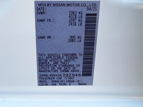 Used 2025 Nissan Altima 2.5 SV FWD image 41