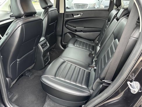 Used 2024 Ford Edge SEL image 11