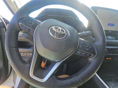 Used 2023 Toyota RAV4 XLE Premium FWD image 6