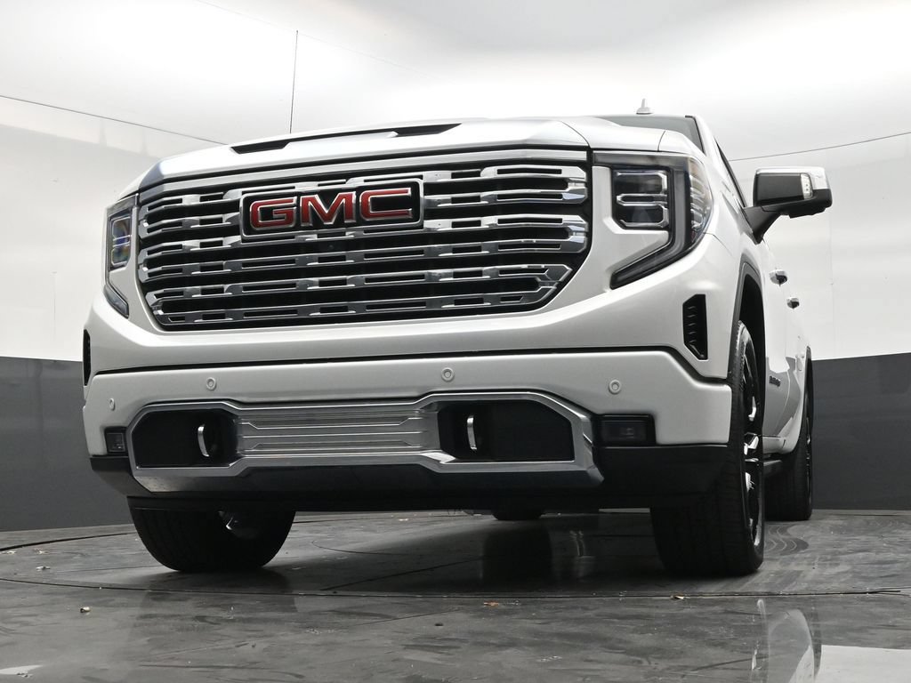 Used 2023 GMC Sierra 1500 Denali w/ Denali Carbonpro Edition AWD/4WD image 27