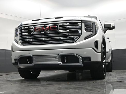 Used 2023 GMC Sierra 1500 Denali w/ Denali Carbonpro Edition AWD/4WD image 27