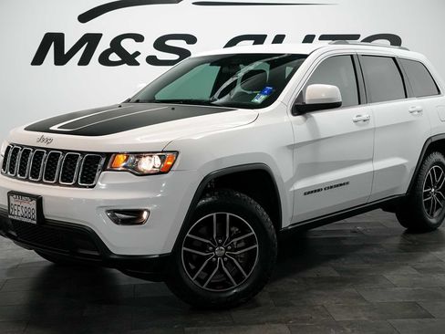 Used 2018 Jeep Grand Cherokee Laredo RWD image 2