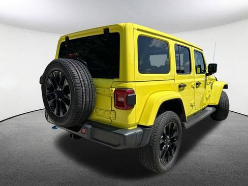 Used 2023 Jeep Wrangler Unlimited Sahara w/ Cold Weather Group AWD/4WD image 14