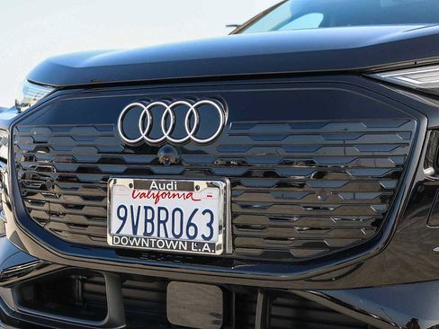 Used 2025 Audi Q6 e-tron Premium w/ Convenience Package image 6