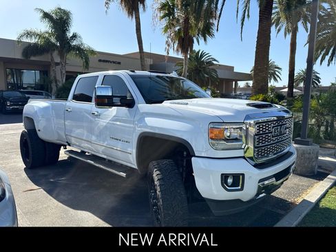 Used 2019 GMC Sierra 3500 Denali w/ Duramax Plus Package AWD/4WD image 2