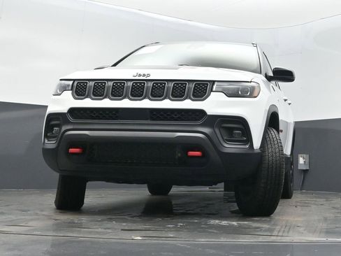 Certified 2023 Jeep Compass Trailhawk w/ Trailhawk Elite Group image 32