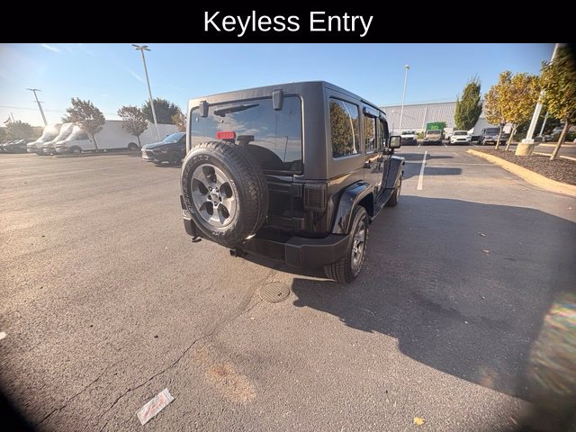Used 2017 Jeep Wrangler Unlimited Sahara w/ Dual Top Group AWD/4WD image 5