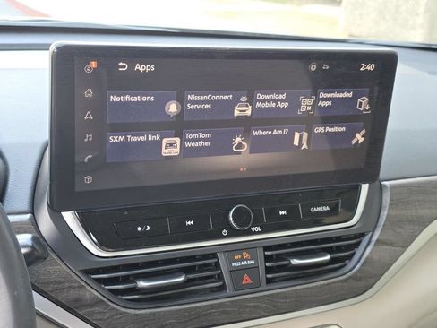 Used 2023 Nissan Altima 2.5 SV w/ SV Premium Package FWD image 14