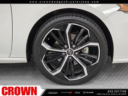 Used 2024 Nissan Altima 2.5 SR FWD image 9