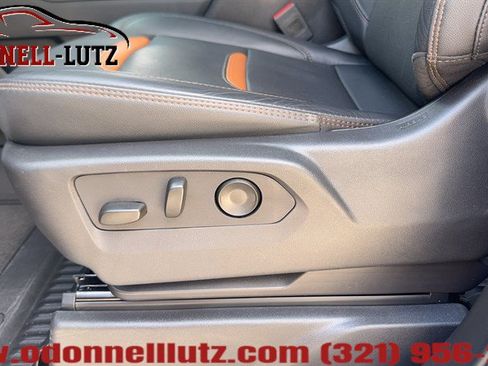 Used 2025 GMC Sierra 2500 AT4 w/ AT4 Premium Plus Package AWD/4WD image 9