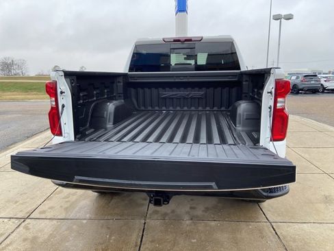 Used 2023 Chevrolet Silverado 1500 ZR2 image 25