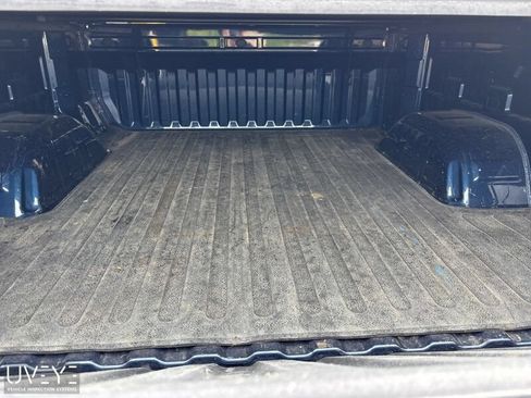 Used 2023 Chevrolet Silverado 1500 LT AWD/4WD image 9