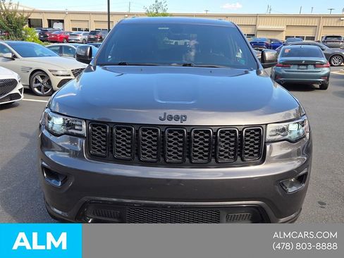 Used 2017 Jeep Grand Cherokee Altitude AWD/4WD image 11