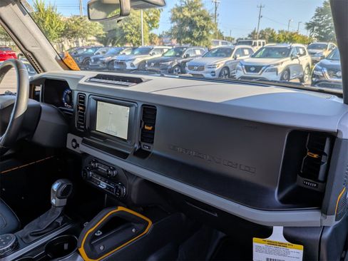 Used 2022 Ford Bronco Badlands image 33
