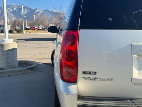 Used 2008 GMC Yukon SLT image 35