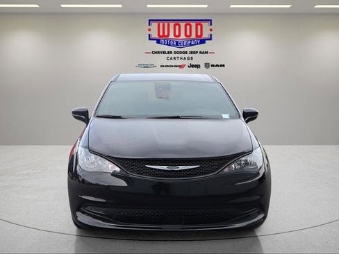 New 2026 Chrysler Voyager LX image 8